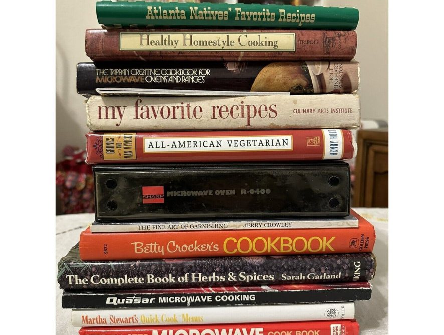 The Role of Cookbooks in Modern-Day Kitchens: Tradition Meets Technology